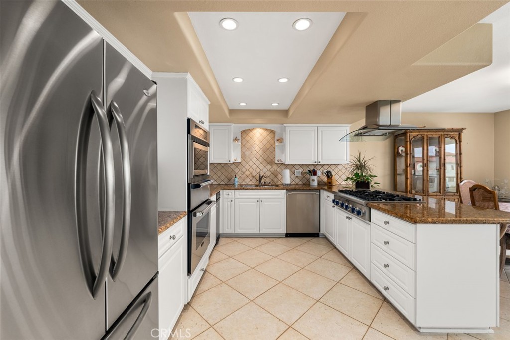 250 Avenida Lobeiro C