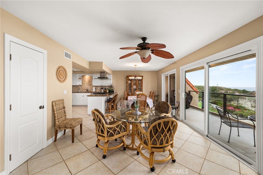 250 Avenida Lobeiro C