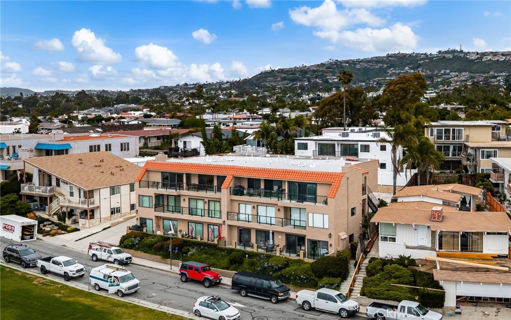 250 Avenida Lobeiro C