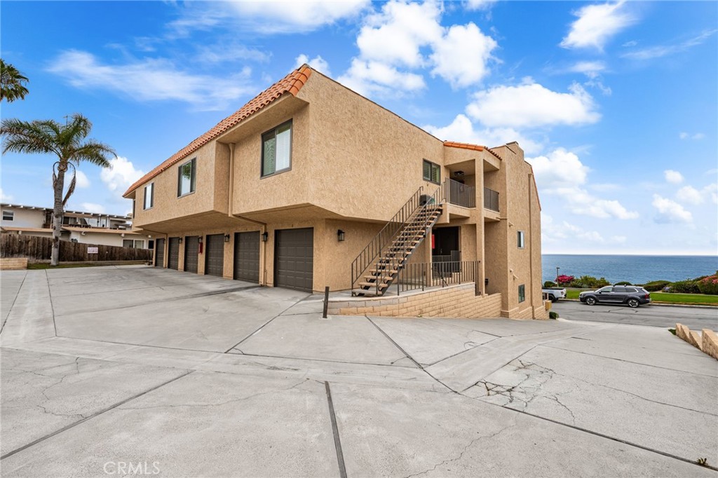 250 Avenida Lobeiro C