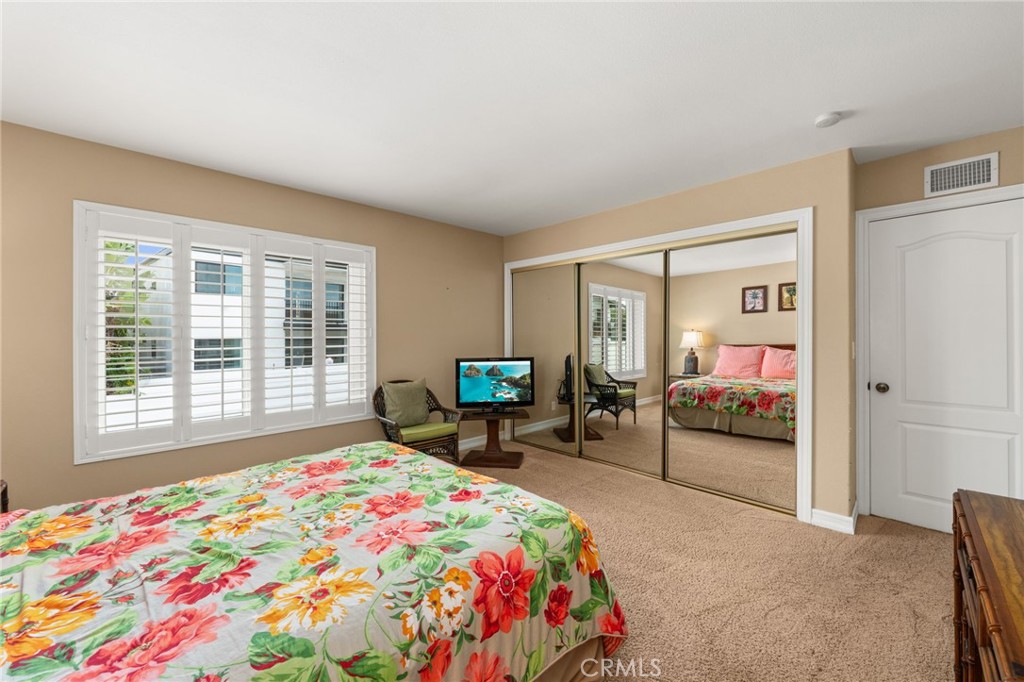 250 Avenida Lobeiro C