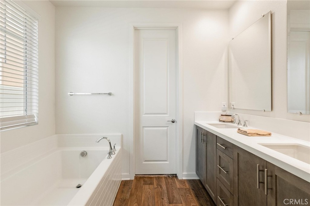 28439 Harvest Gold Court