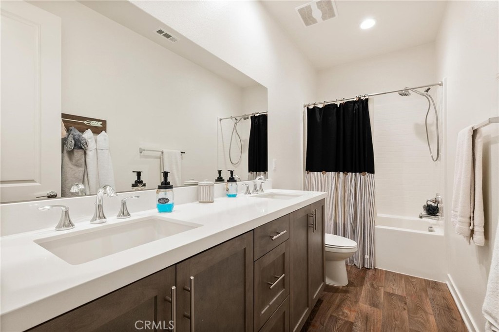 28439 Harvest Gold Court