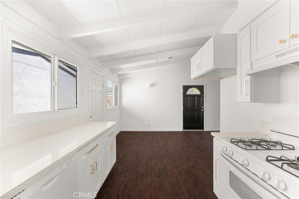 610 W Glen Lyn Drive