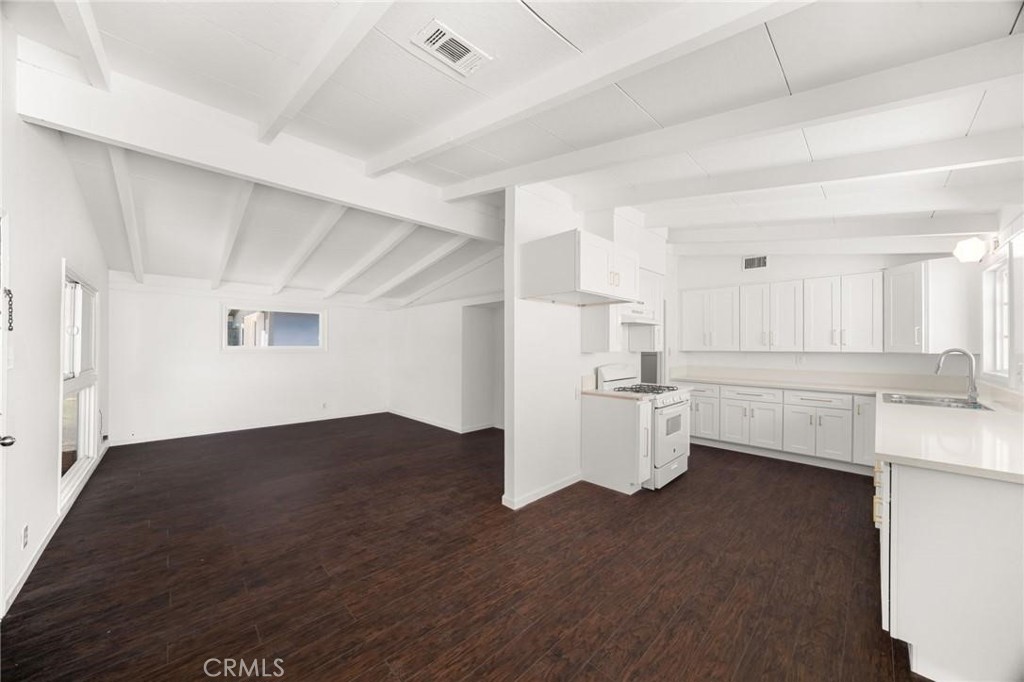 610 W Glen Lyn Drive