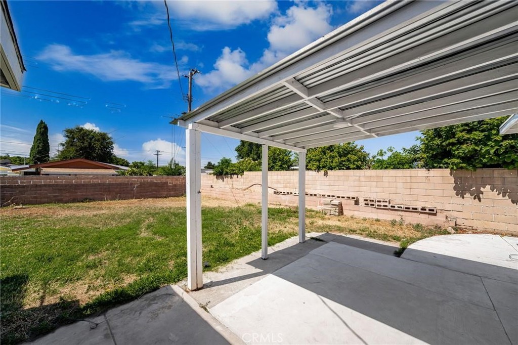 610 W Glen Lyn Drive