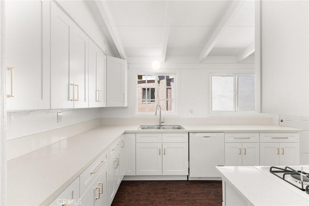 610 W Glen Lyn Drive