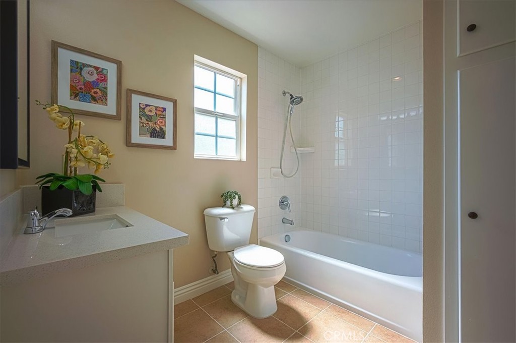 1375 N Euclid Avenue