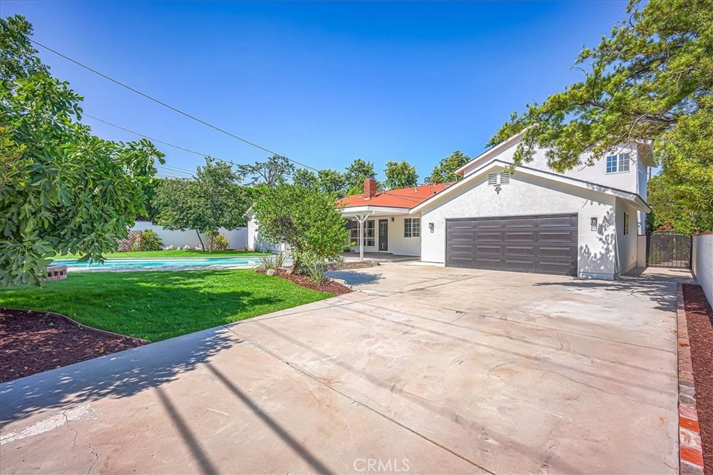 1375 N Euclid Avenue