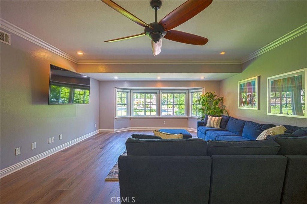 1375 N Euclid Avenue