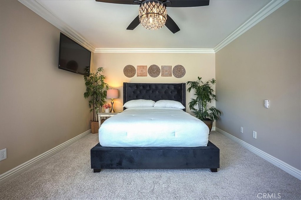 1375 N Euclid Avenue