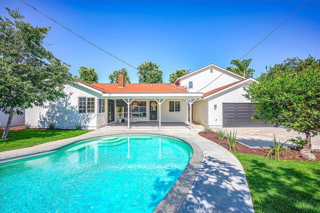 1375 N Euclid Avenue