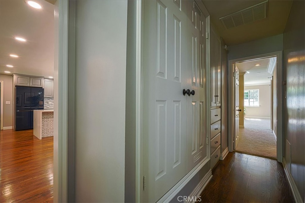 1375 N Euclid Avenue