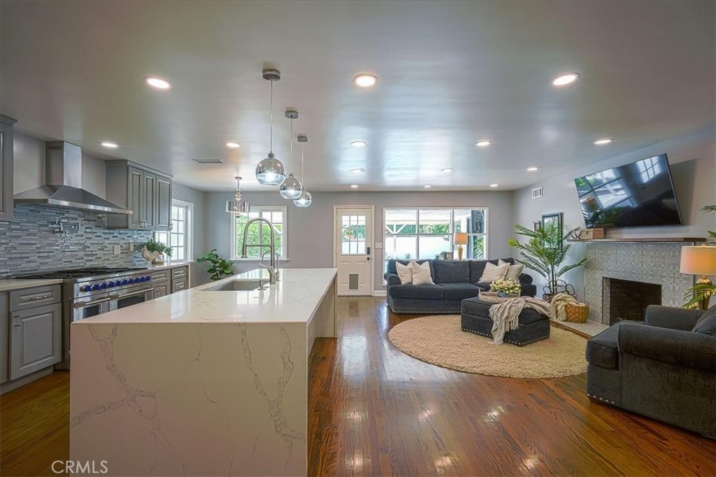 1375 N Euclid Avenue