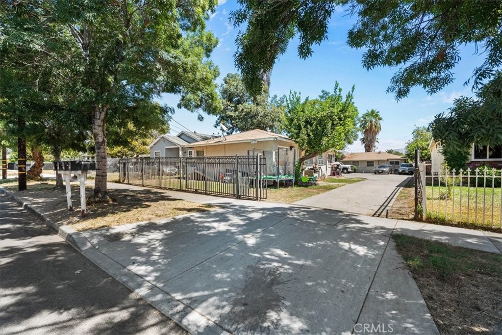 1319 N Sierra Way