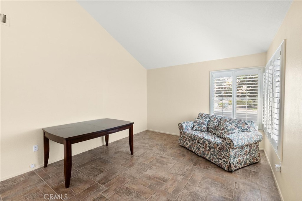 1289 Green Island Street