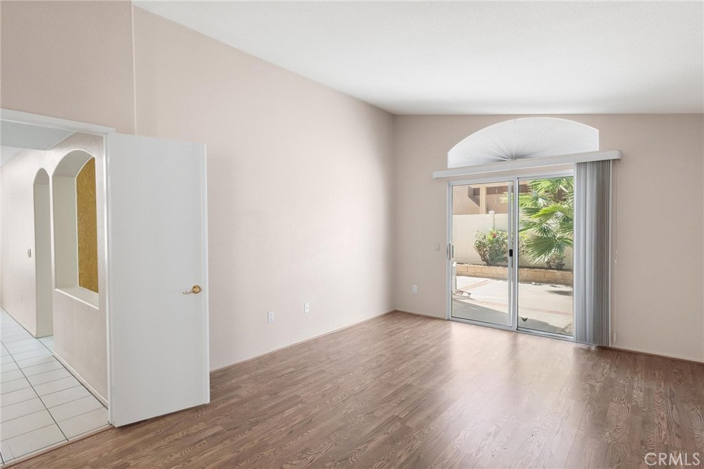 1289 Green Island Street