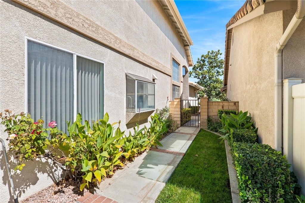 1289 Green Island Street