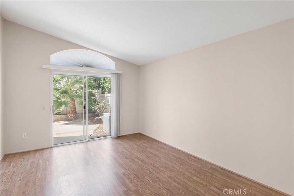 1289 Green Island Street