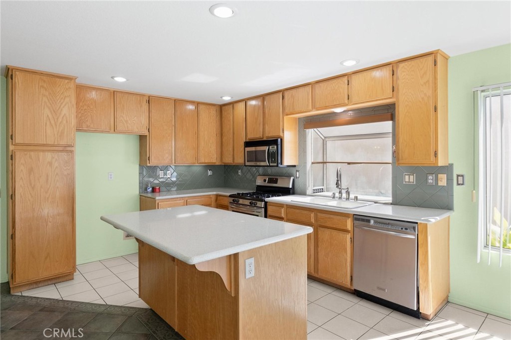 1289 Green Island Street