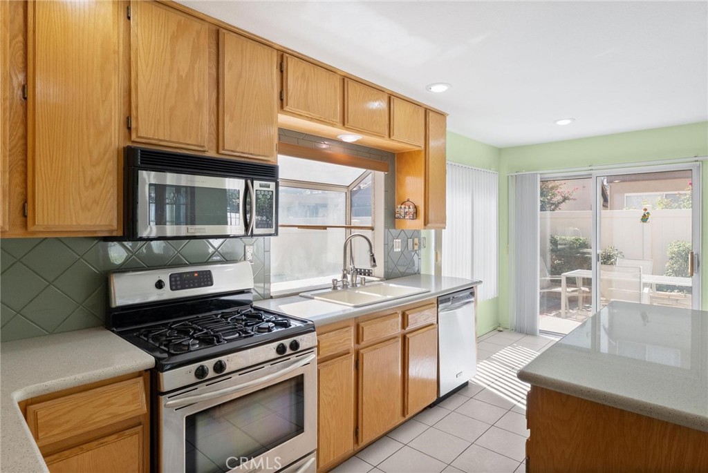 1289 Green Island Street