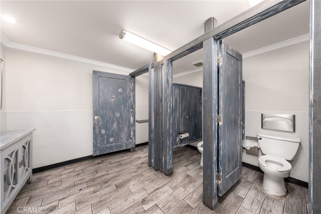 10026 10026 Foothill