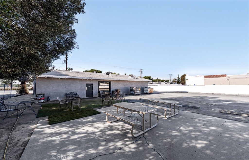 10026 10026 Foothill