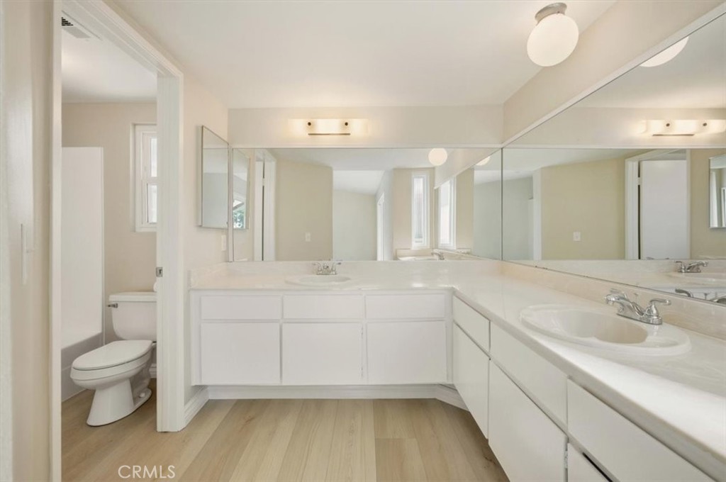 11956 Bayless Street