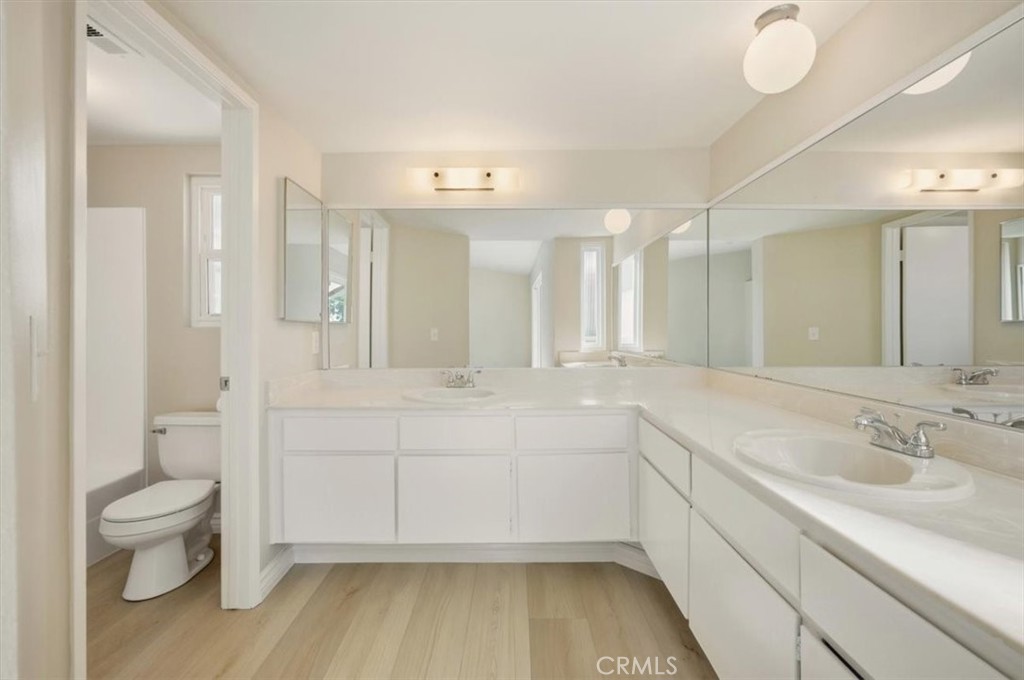 11956 Bayless Street