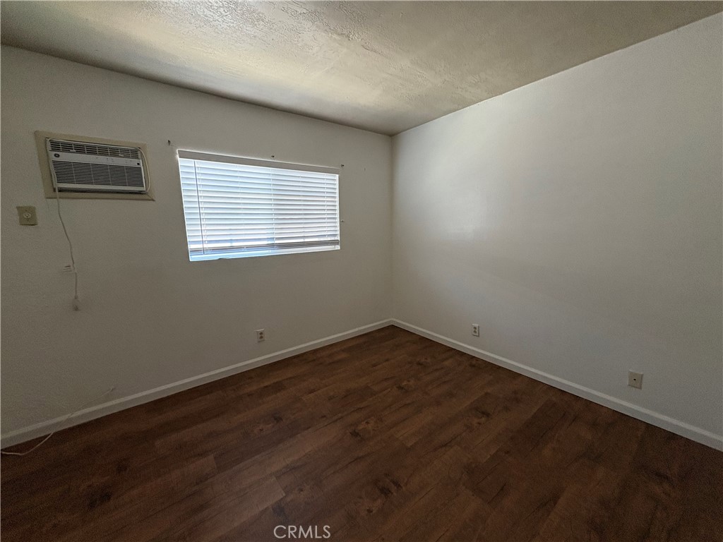 1123 Unit B E La Deney Court