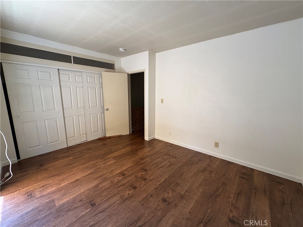 1123 Unit B E La Deney Court