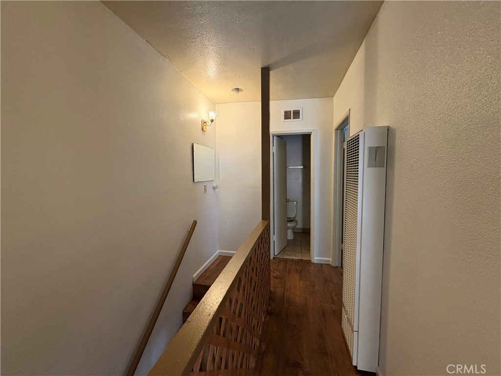 1123 Unit B E La Deney Court