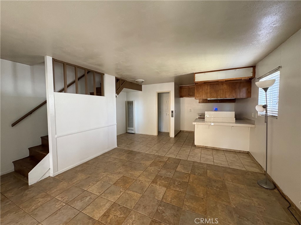 1123 Unit B E La Deney Court
