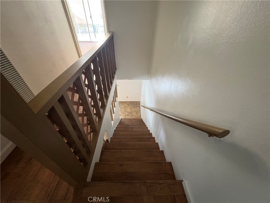 1123 Unit B E La Deney Court