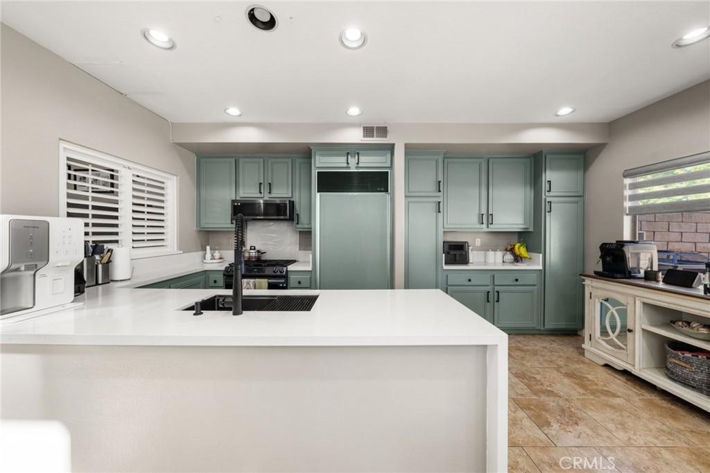 14171 Shoreline Drive