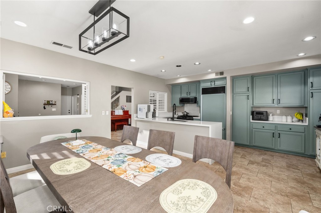 14171 Shoreline Drive