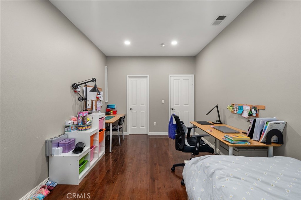 14171 Shoreline Drive