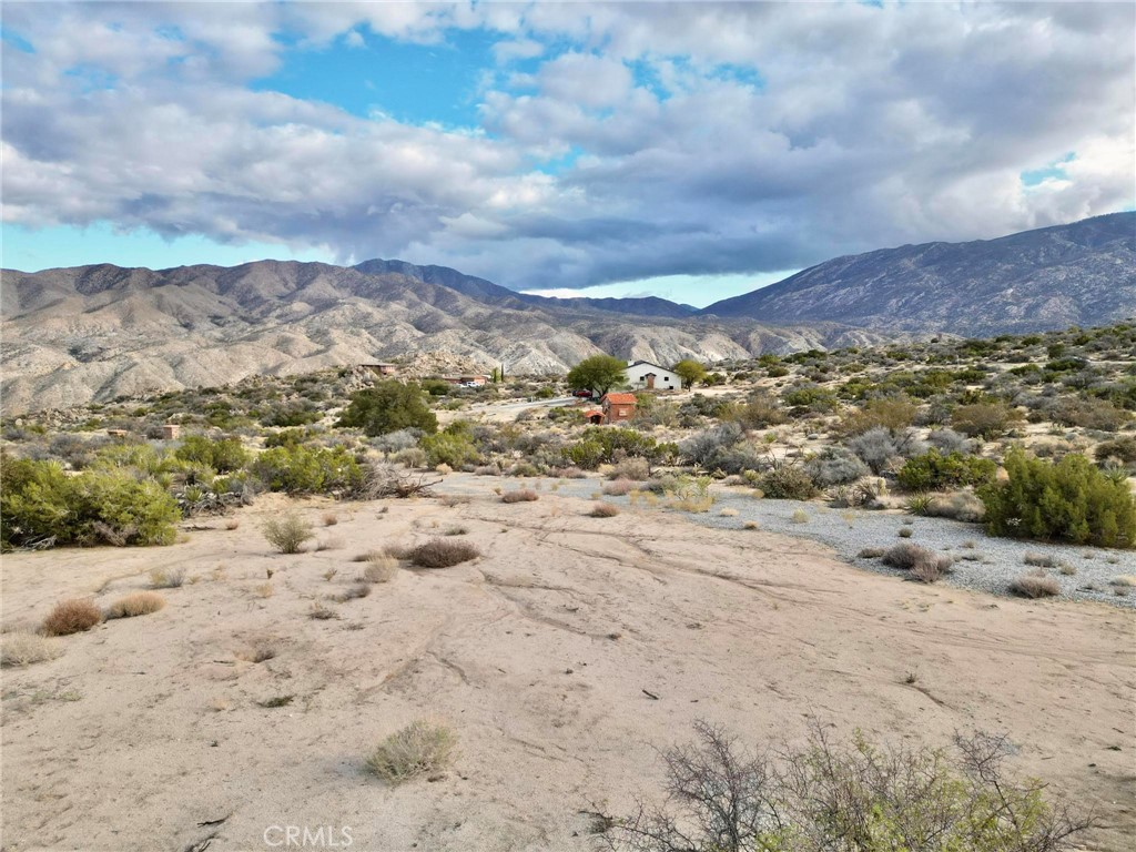 59705 Avenida Encino