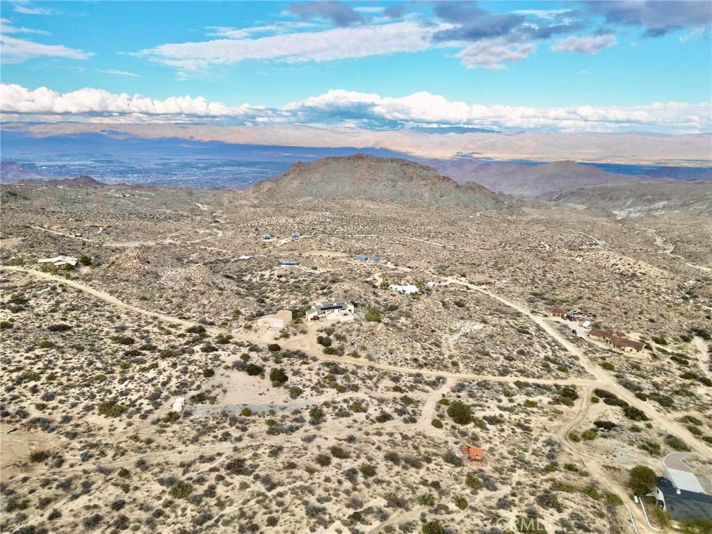 59705 Avenida Encino