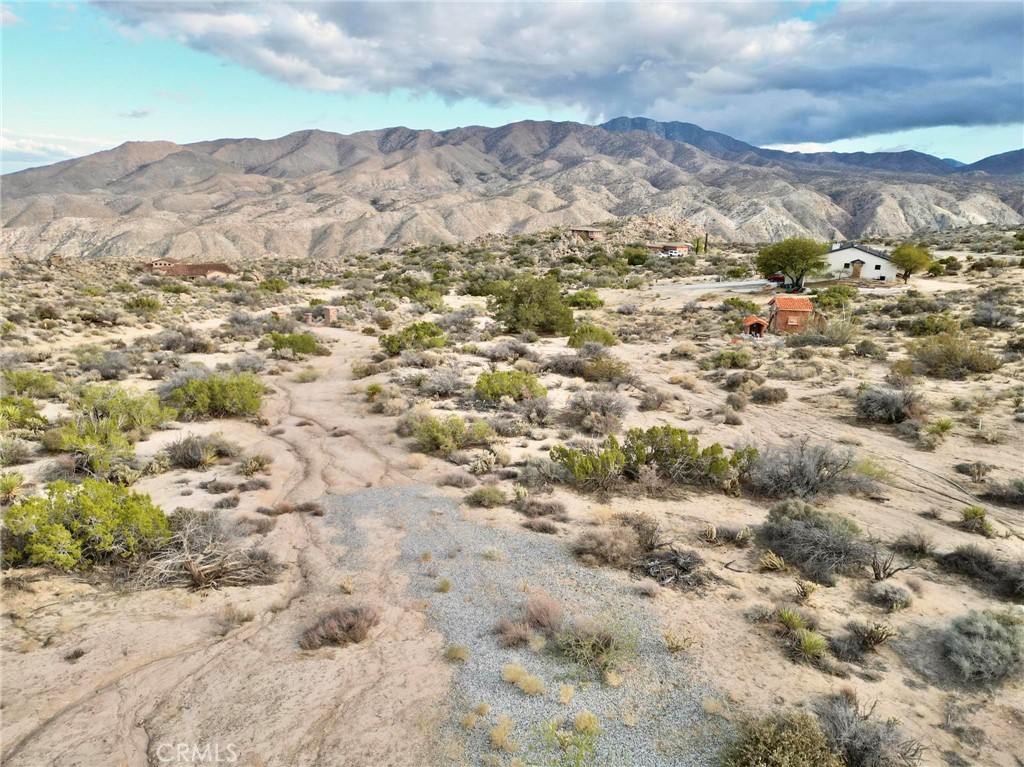 59705 Avenida Encino