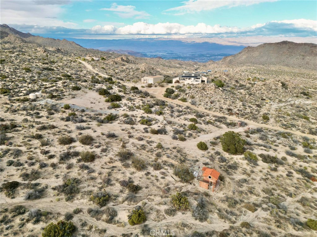 59705 Avenida Encino