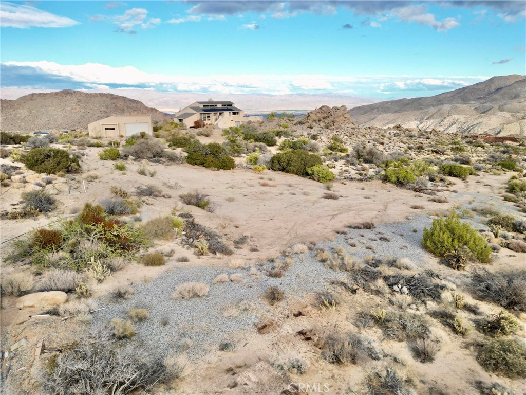 59705 Avenida Encino