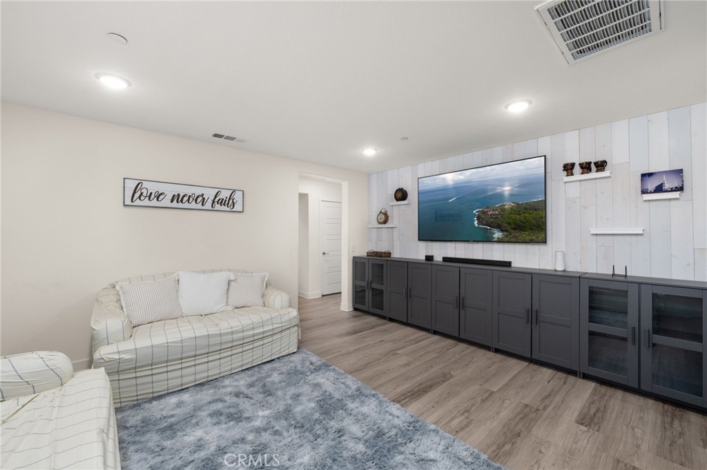 29384 Kittridge Circle