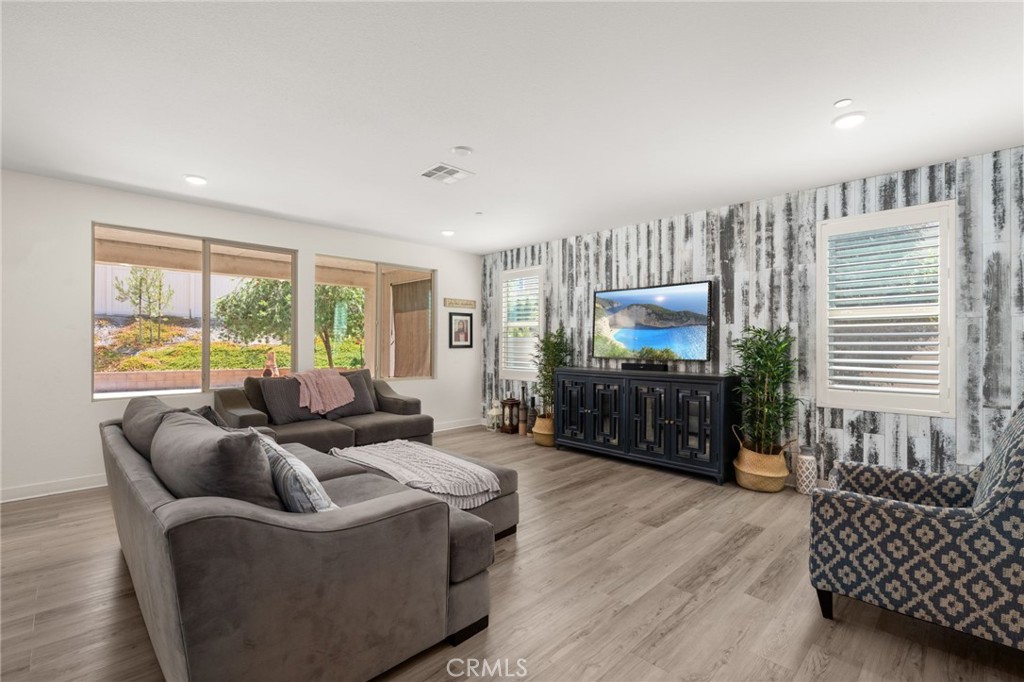 29384 Kittridge Circle