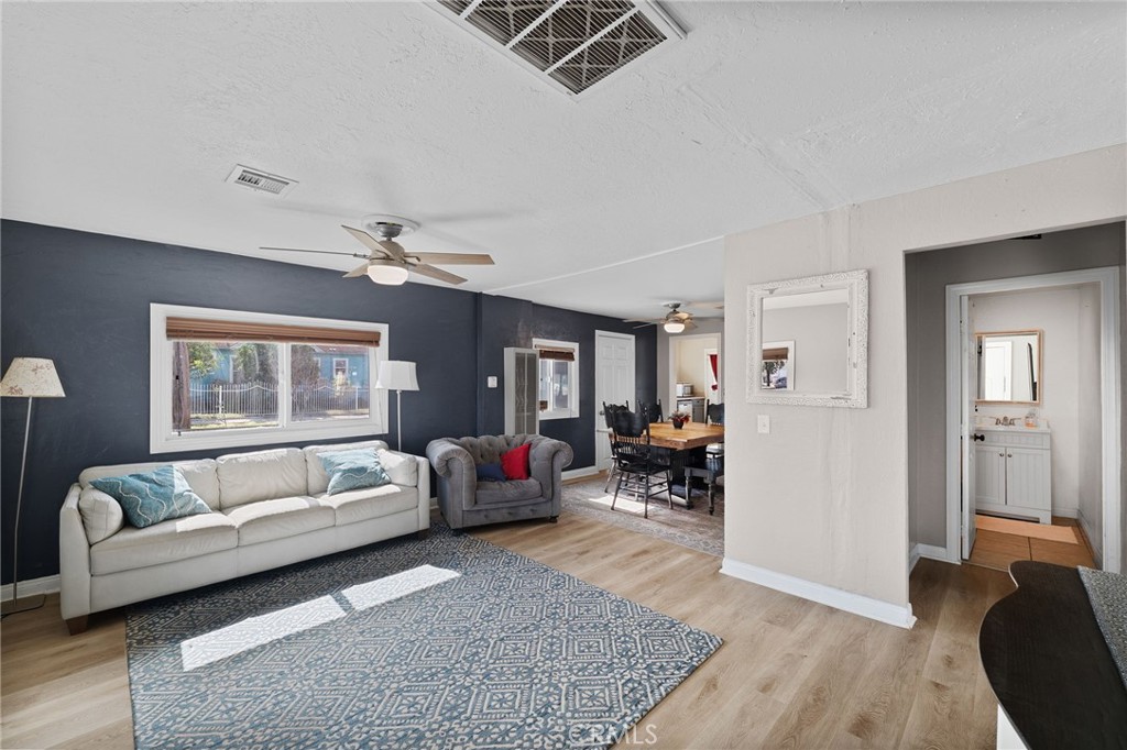 903 Webster