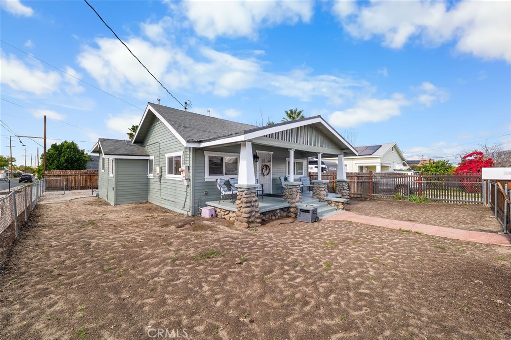 903 Webster