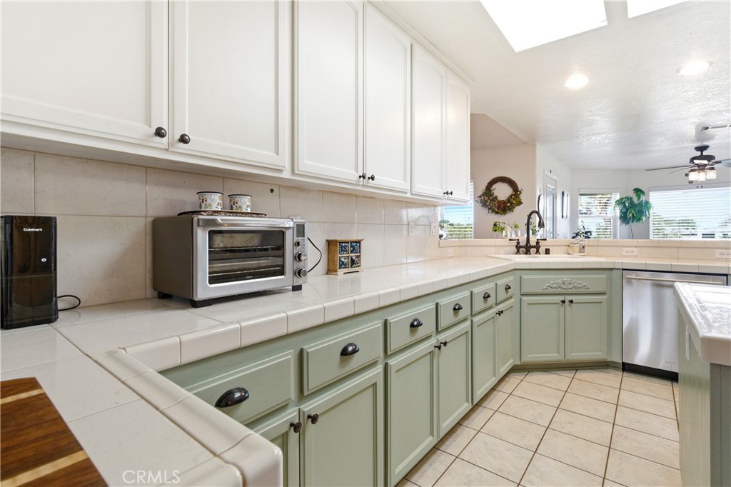 7330 Smoke Tree
