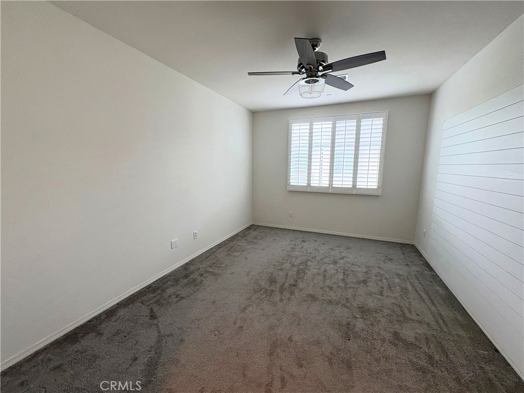 2848 E Berry Loop Privado