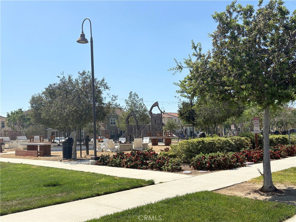 2848 E Berry Loop Privado