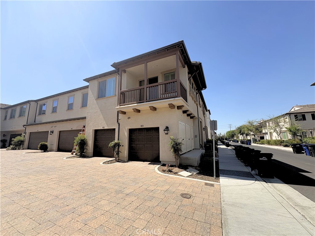 2848 E Berry Loop Privado